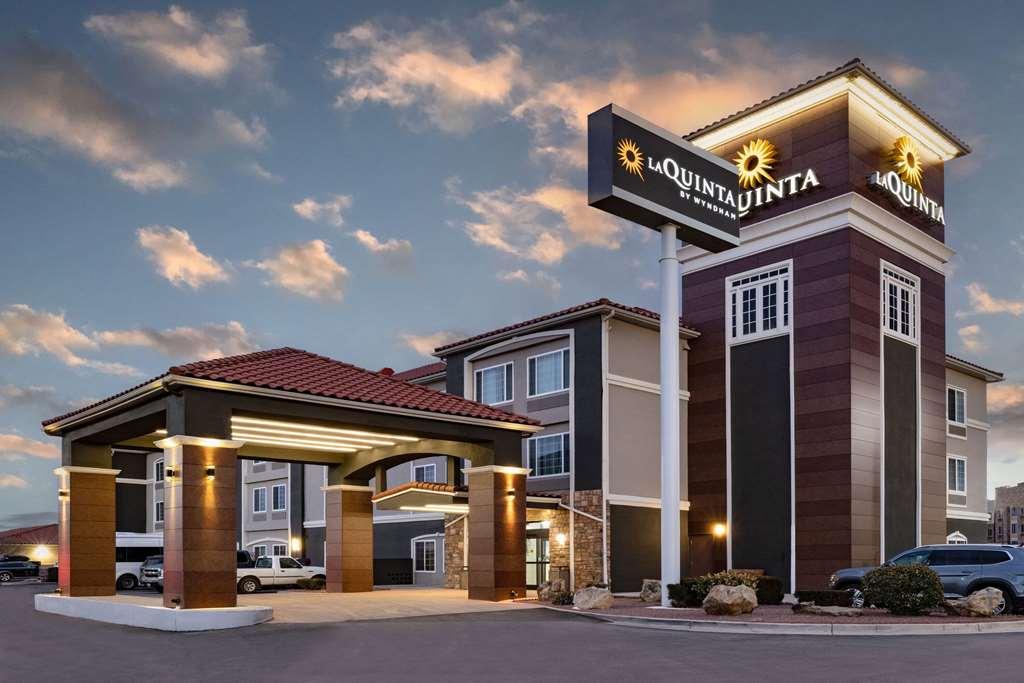 La Quinta By Wyndham Gallup Exterior photo